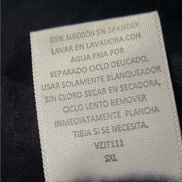 V-Neck T-Shirt Aveto - Picture 6 of 9